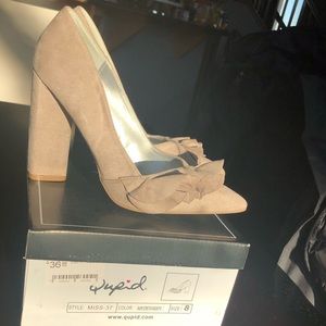 Taupe heels with ruffle